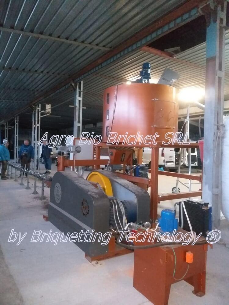 LINIE BRICHETARE DIN COAJA FLOAREA SOARELUI GALATI presa brichetat mecanica 500 kg/ora brichete din coaja floarea soarelui galati
